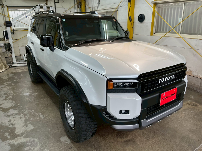 【TOYOTA・ランドクルーザー】ルーフ・ピラーラッピング施工のご紹介