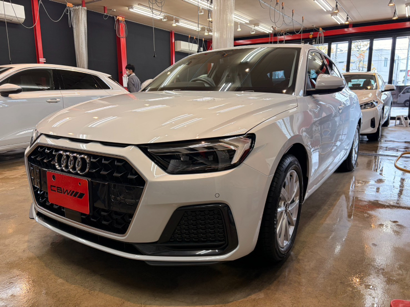 【アウディ　A1】シェブロンコーティング・カーフィルム施工